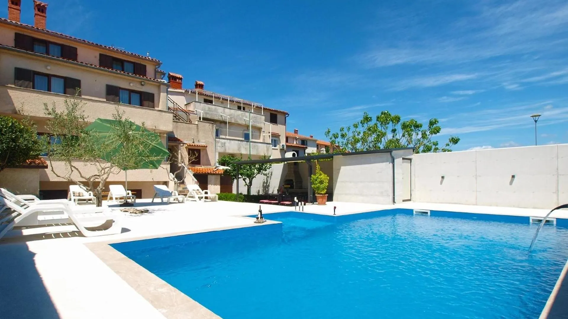 Ferienhaus Mit Privatpool Fuer 8 Personen Ca 180 Qm In Pula, Istrien Istrische Riviera  Pula